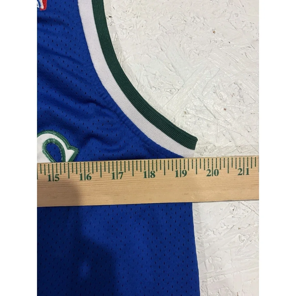 Adidas Dallas Mavericks Dirk Nowitzki Hardwood‎ Classics Jersey 2000-2001 Size S